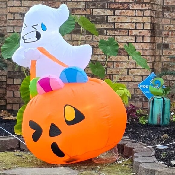 5 FT Ghost Lift Pumpkin Candy Bag  Blow Up Inflatable Decoration with LED Light - Picture 1 of 13